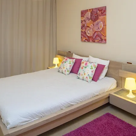 Lightbooking Moon And Sun Apartament